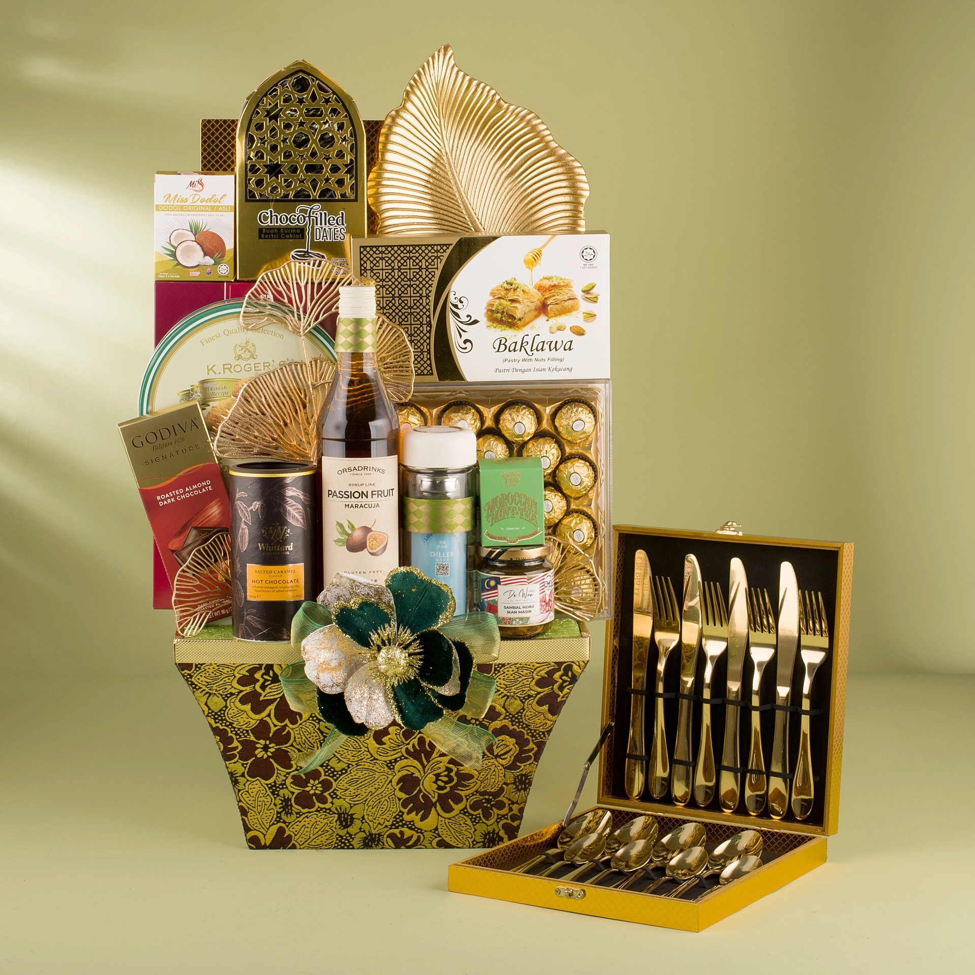 Raya Hamper 17  