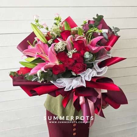 Robina Lilies Bouquet 589